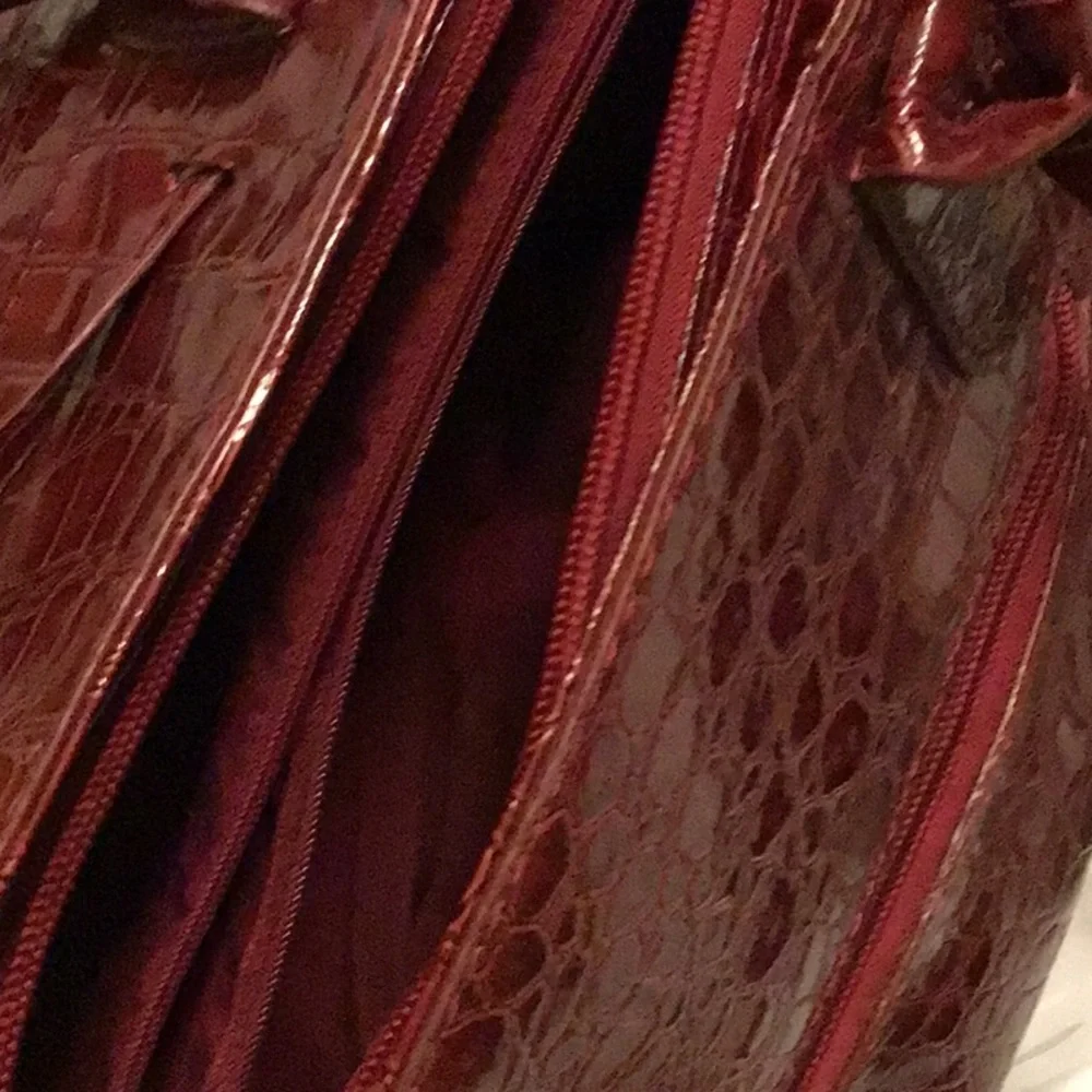 Ruby Red Tote - Picture 4 of 8